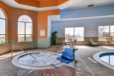 هتل Comfort Suites Lake Worth