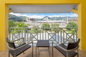 هتل Courtyard By Marriott Port Of Spain