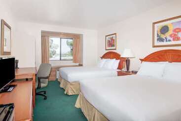 هتل Days Inn By Wyndham Camp Verde Arizona