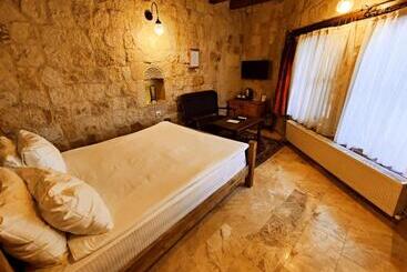 هتل Dervish Cave House & Restaurant