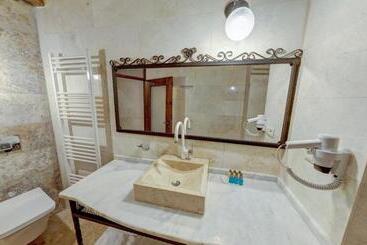 هتل Dervish Cave House & Restaurant