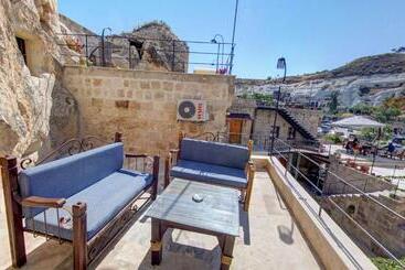 هتل Dervish Cave House & Restaurant