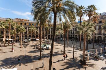هتل Do Plaça Reial Powered By Sonder