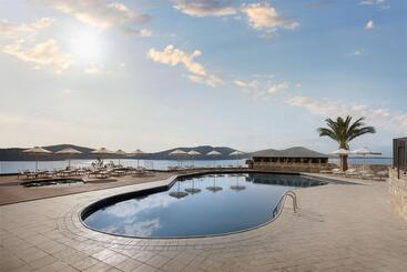 هتل Domes Aulus Elounda All Inclusive Resort, Curio By Hilton