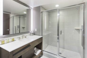 هتل Doubletree By Hilton Raleigh Cary