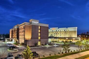 هتل Doubletree By Hilton Raleigh Cary