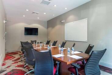 هتل Doubletree By Hilton Raleigh Cary