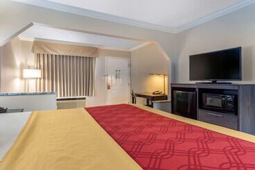 هتل Econo Lodge Byron  Warner Robins