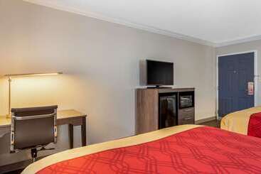 هتل Econo Lodge Byron  Warner Robins