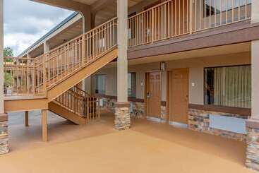 هتل Econo Lodge Byron  Warner Robins
