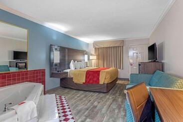 هتل Econo Lodge Byron  Warner Robins
