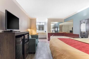 هتل Econo Lodge Byron  Warner Robins