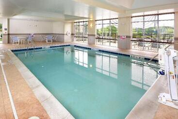 هتل Hampton Inn & Suites Durham/north I85