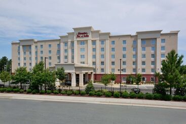 هتل Hampton Inn & Suites Durham/north I85
