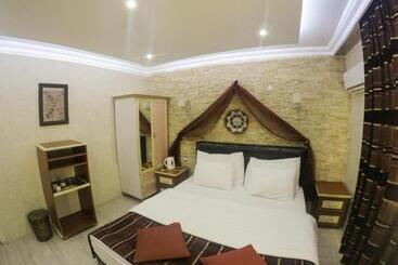 هتل Melrose House