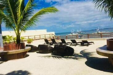 هتل Palmbeach Resort & Spa Mactan, Cebu