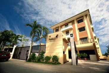 هتل Palmbeach Resort & Spa Mactan, Cebu