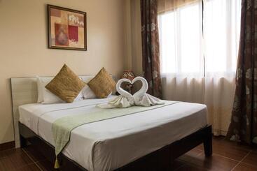 هتل Palmbeach Resort & Spa Mactan, Cebu