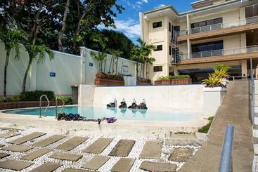 هتل Palmbeach Resort & Spa Mactan, Cebu