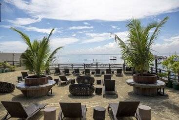 هتل Palmbeach Resort & Spa Mactan, Cebu