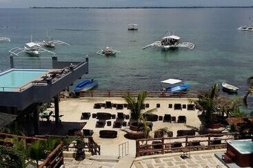 هتل Palmbeach Resort & Spa Mactan, Cebu