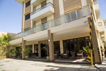هتل Palmbeach Resort & Spa Mactan, Cebu