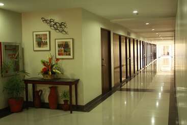 هتل Palmbeach Resort & Spa Mactan, Cebu