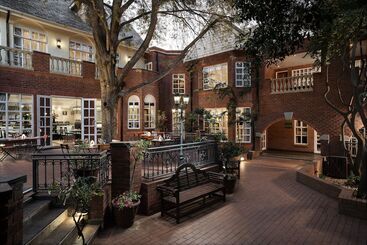 Premier Hotel Quatermain
