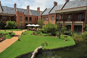 Premier Hotel Quatermain