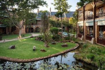 Premier Hotel Quatermain