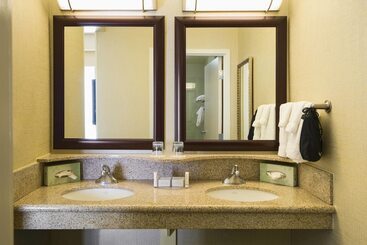 هتل Springhill Suites By Marriott Omaha East, Council Bluffs, Ia