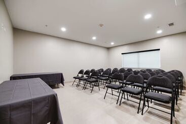 هتل Surestay Studio By Best Western Conroe Downtown