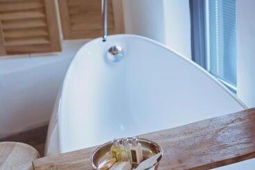 Yacht Boheme Hotel Boutique Class   Adults Only