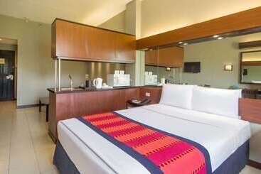 Microtel By Wyndham Eagle Ridge