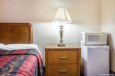 Economy Motel
