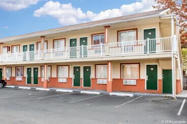 Economy Motel