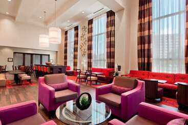 Hampton Inn & Suites Detroit / Airport   Romulus