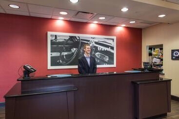 Hampton Inn & Suites Detroit / Airport   Romulus