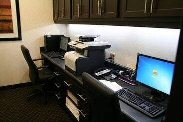 Hampton Inn & Suites Detroit / Airport   Romulus