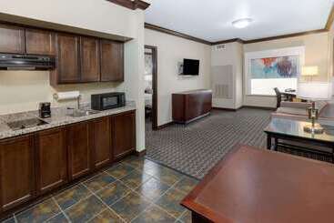 Hawthorn Suites By Wyndham Lubbock