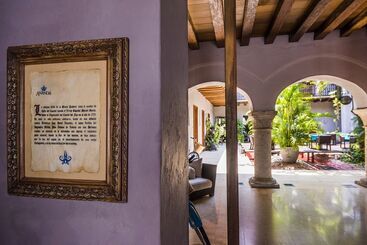 Ananda Hotel Boutique