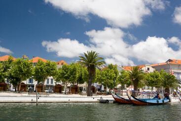 هتل Aveiro Center