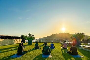هتل Avista Hideaway Phuket Patong   Mgallery