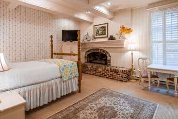 هتل Best Western Grandmas Feather Bed