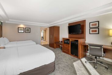 هتل Comfort Inn Airport
