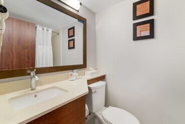 هتل Comfort Inn Airport