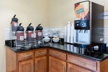 هتل Comfort Suites At Katy Mills