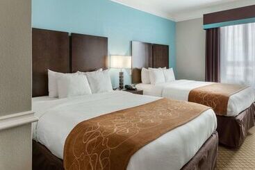 هتل Comfort Suites At Katy Mills