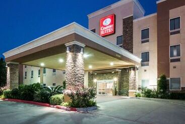 هتل Comfort Suites At Katy Mills