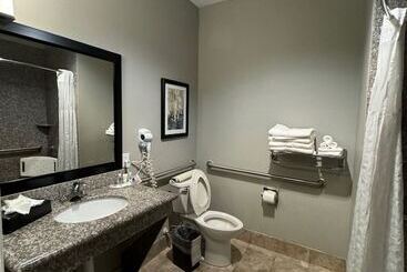 هتل Comfort Suites At Katy Mills